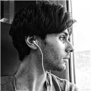 Pianista concertista e compositore da lezioni di musica, dal pianoforte all'armonia, solfeggio e teoria musicale